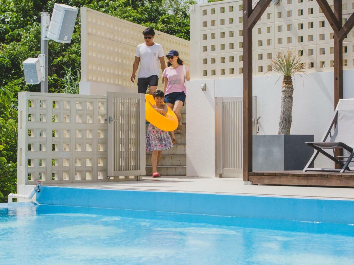 Hideout Okinawa Uruma Exterior foto
